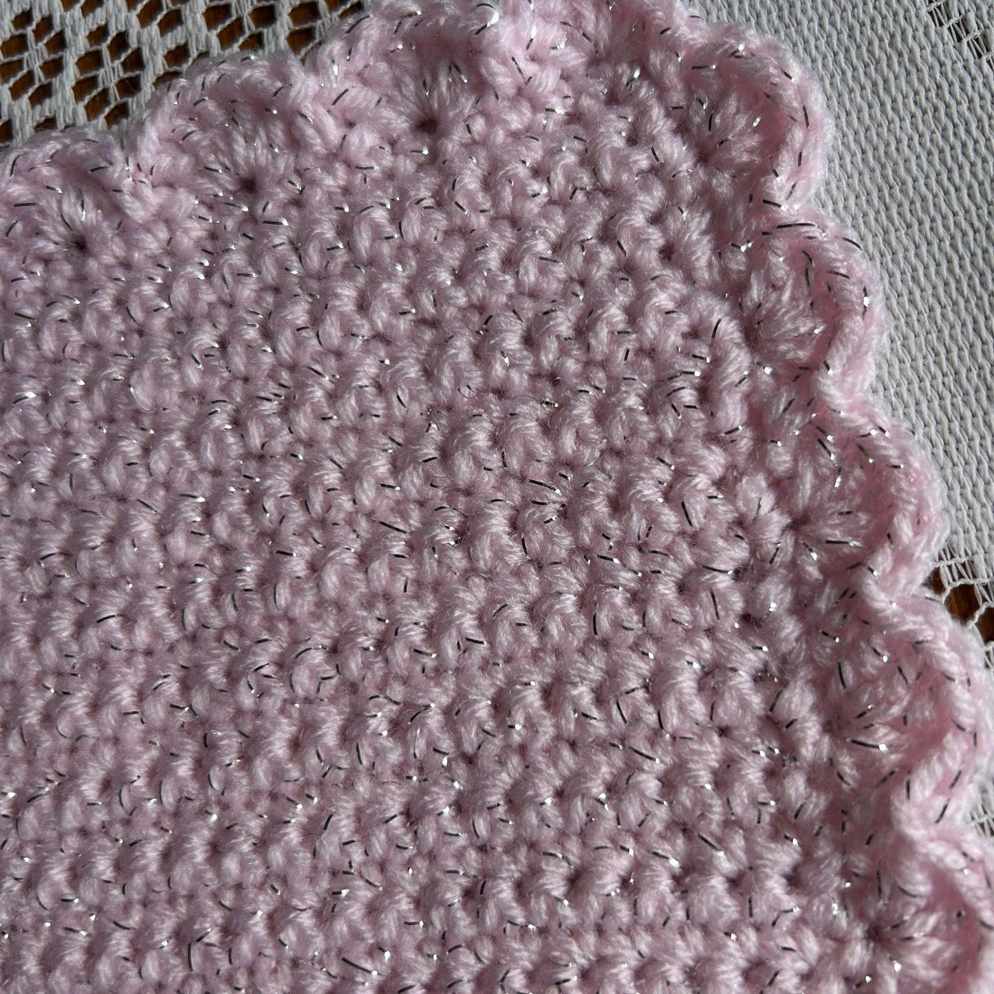 Small Glittery Pink Placemat with Shell Border