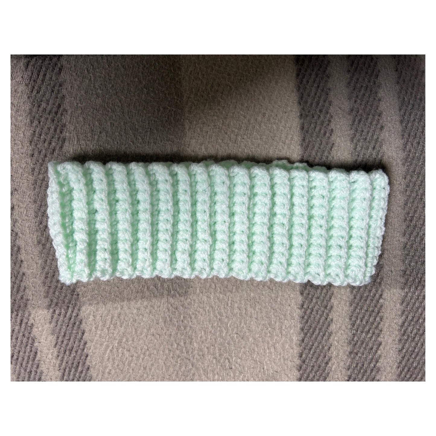Hand-Crocheted Mint Green Ribbed Headband: Cosy Ear Warmer