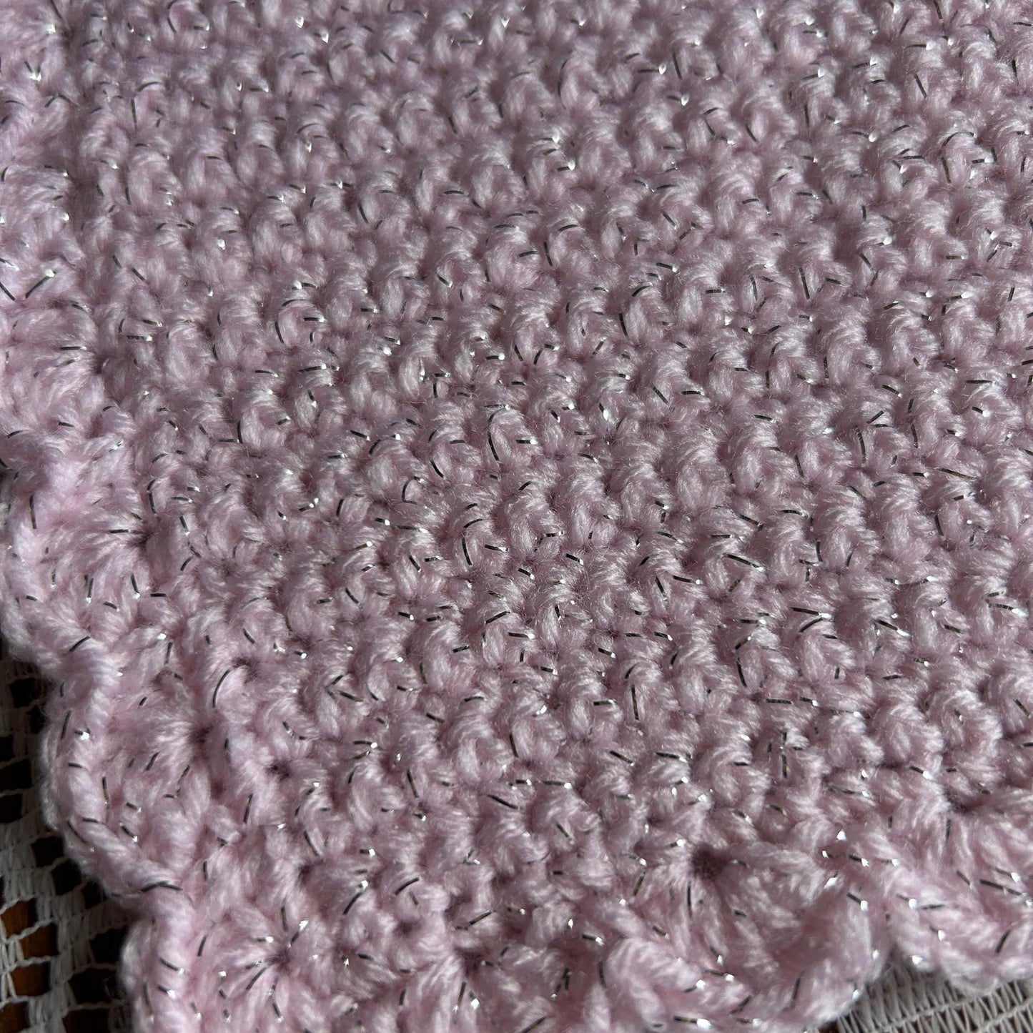 Small Glittery Pink Placemat with Shell Border