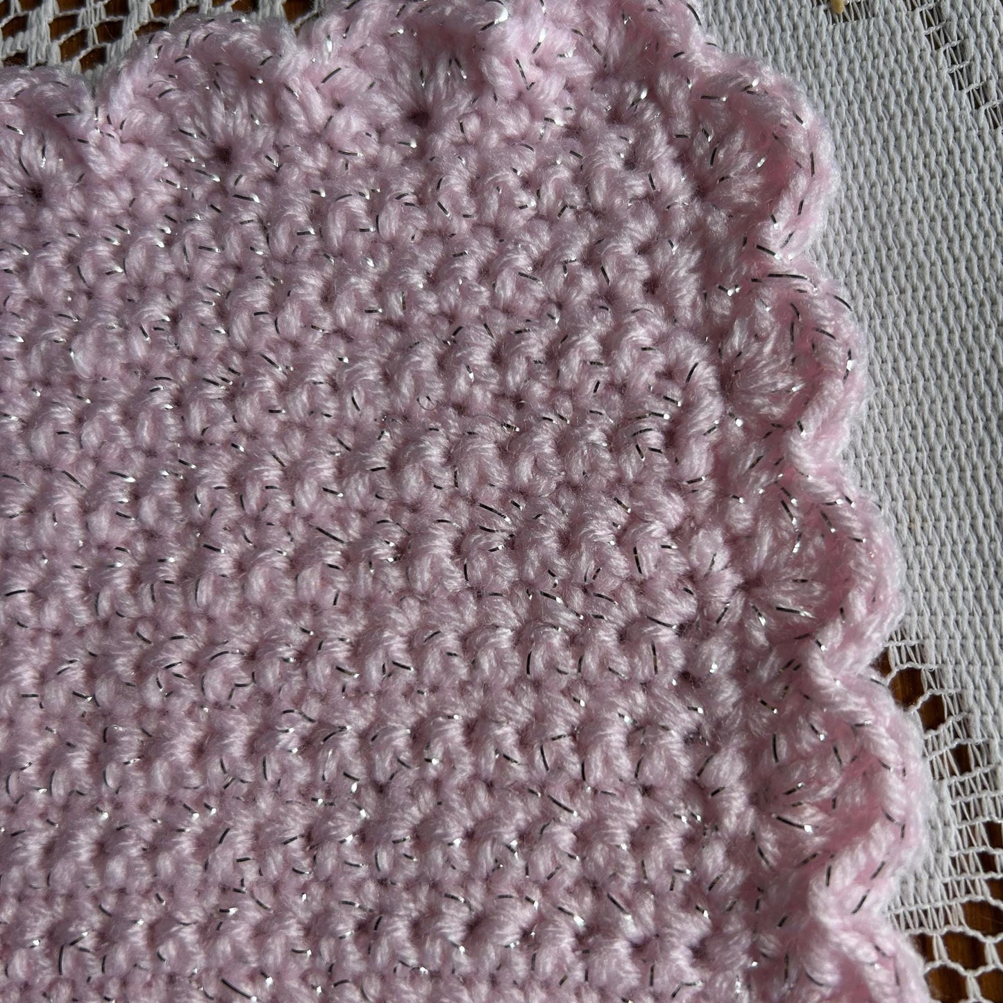 Small Glittery Pink Placemat with Shell Border